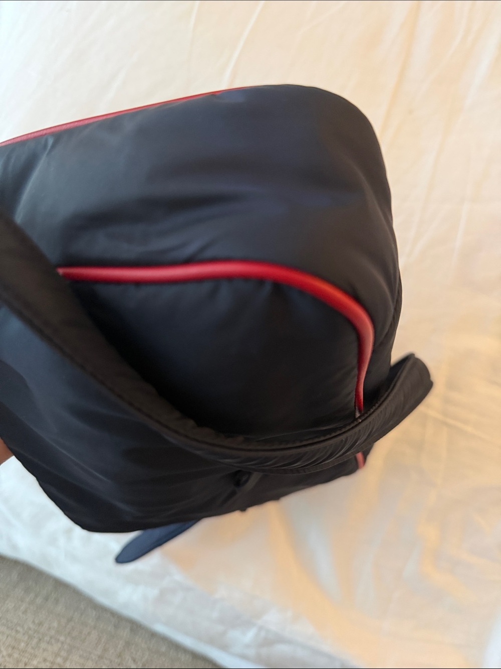 YSL Yves Saint Laurent Nylon Le 5 A 7 Shoulder Bag in Navy with Red Piping - Picture 11 of 17